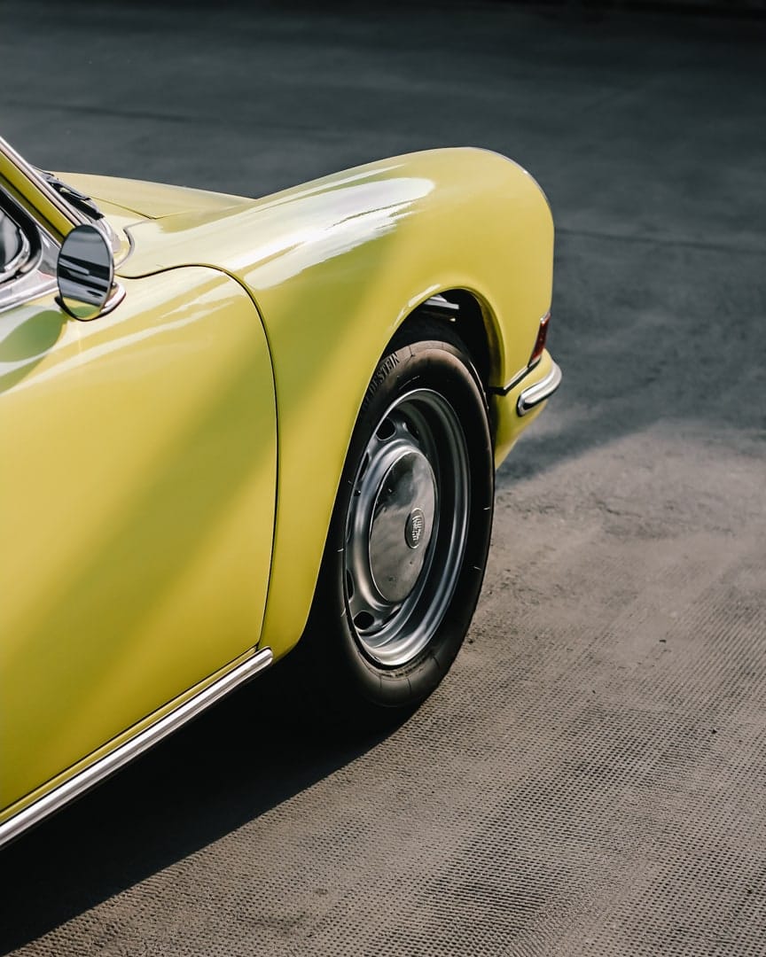 Rad eines Porsche-Klassikers in Nahaufnahme