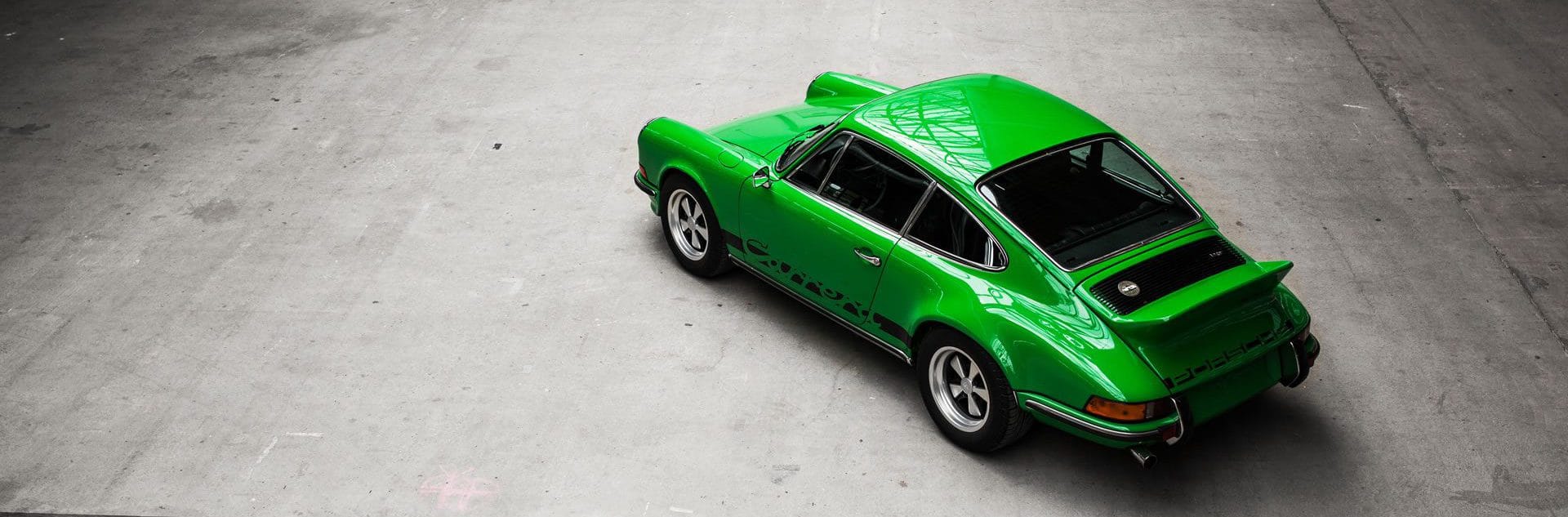 Carrera RS 2.7 von schräg oben, Heck mit Bürzel